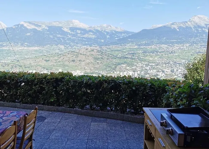 Premium A Salins アパート