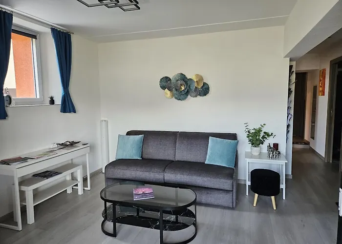 Premium A Salins アパート